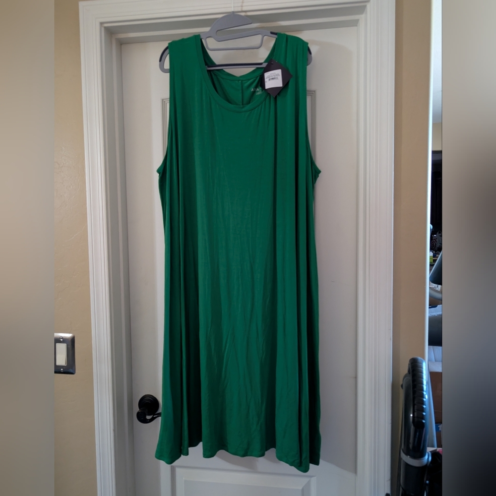 NWT Ava & Viv Women’s Green Sleeveless Swing Dress